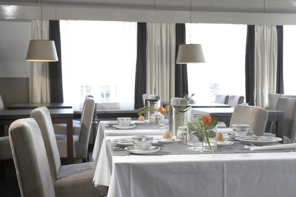 Hotel De Prins ซิตตาร์ด ภายนอก รูปภาพ